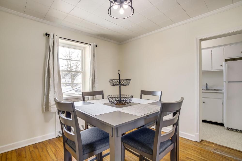 Cambridge Apt in Walkable Neighborhood